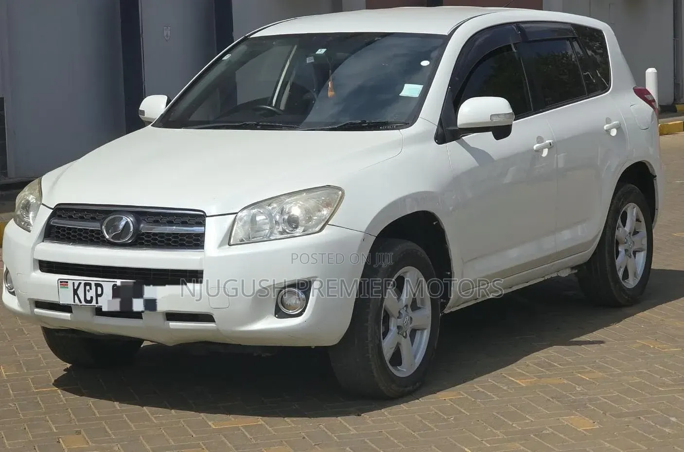 Toyota RAV4 2010 White