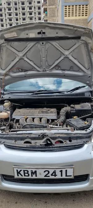 Toyota Wish 2005 Silver