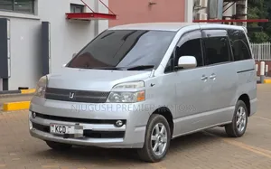Toyota Voxy 2006 Silver