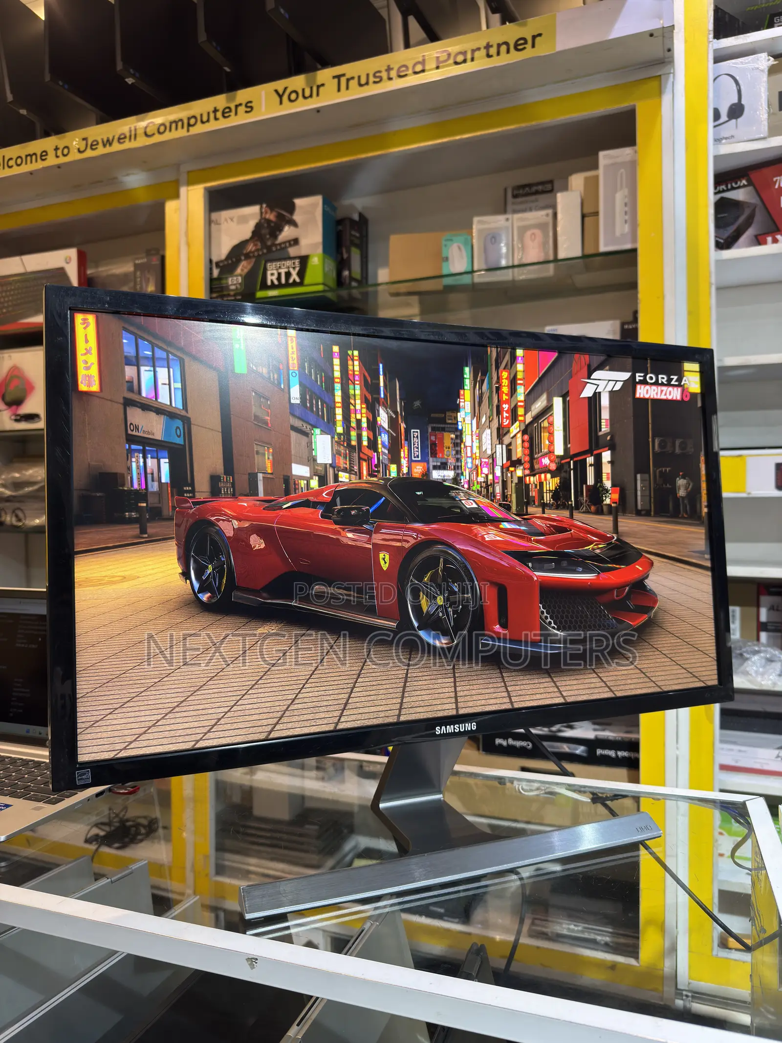Samsung U28D590D 28” (3840x2160p) TN-LED 60Hz Display Monitor