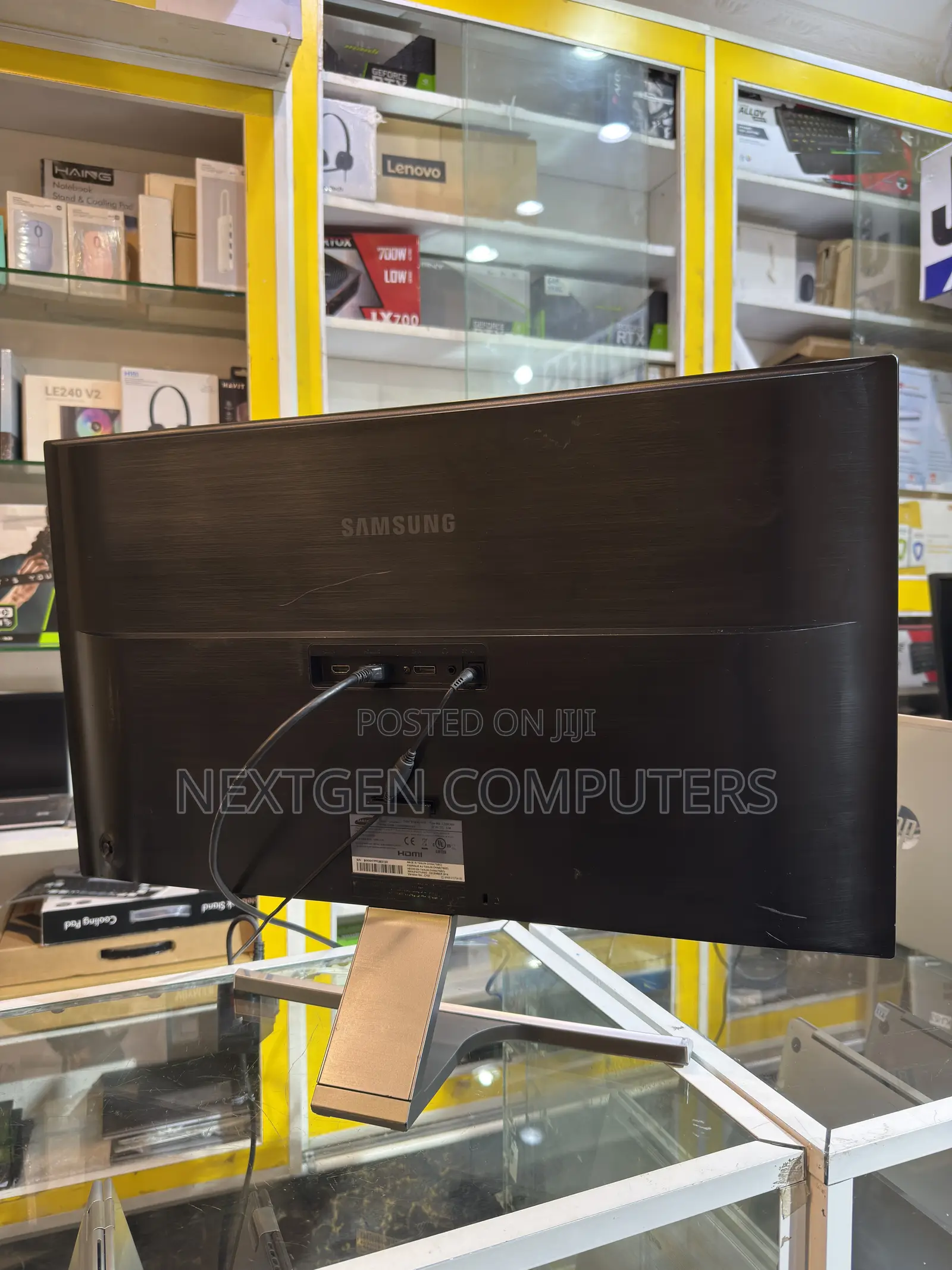 Samsung U28D590D 28” (3840x2160p) TN-LED 60Hz Display Monitor
