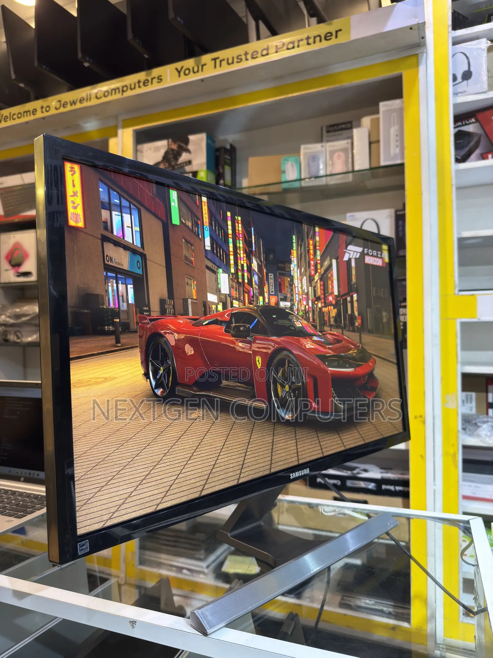 Samsung U28D590D 28” (3840x2160p) TN-LED 60Hz Display Monitor