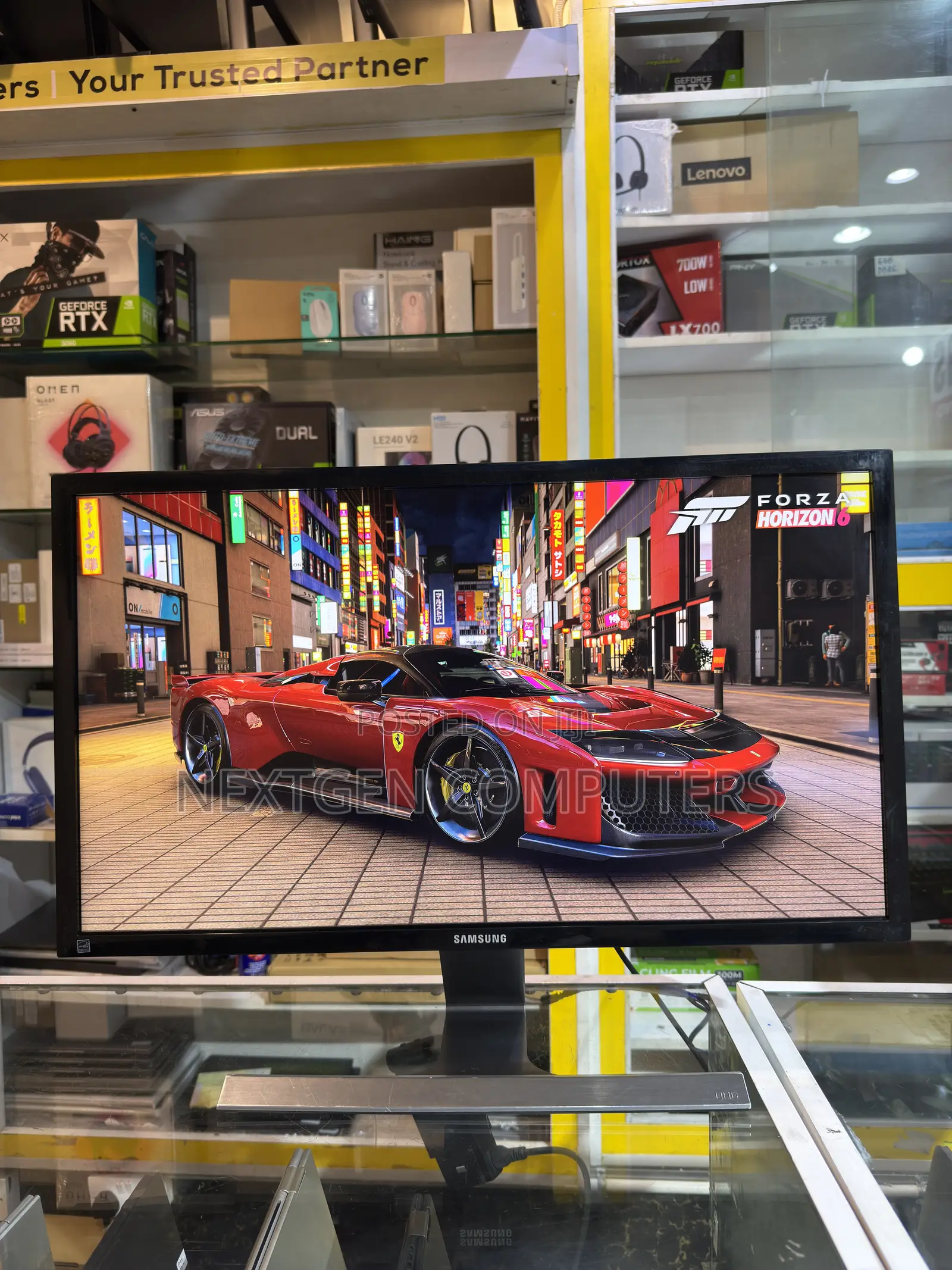 Samsung U28D590D 28” (3840x2160p) TN-LED 60Hz Display Monitor