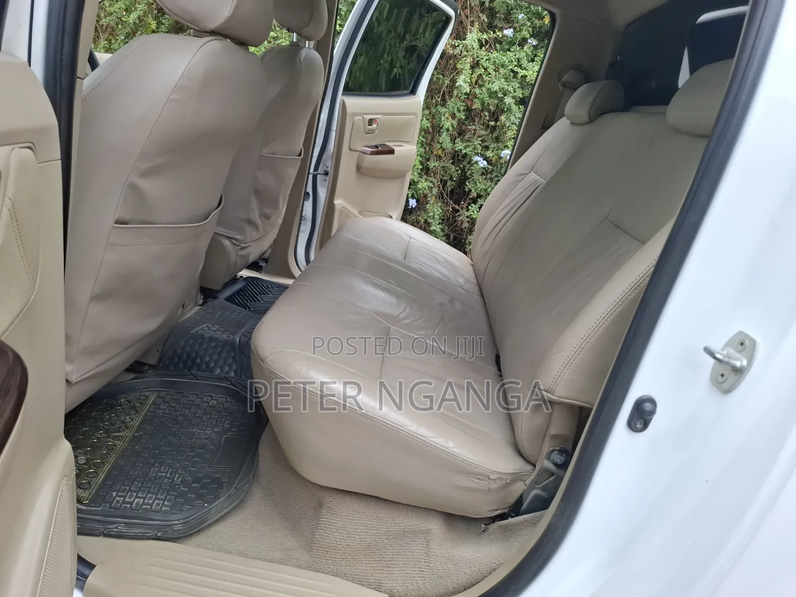 Toyota Hilux 2011 White