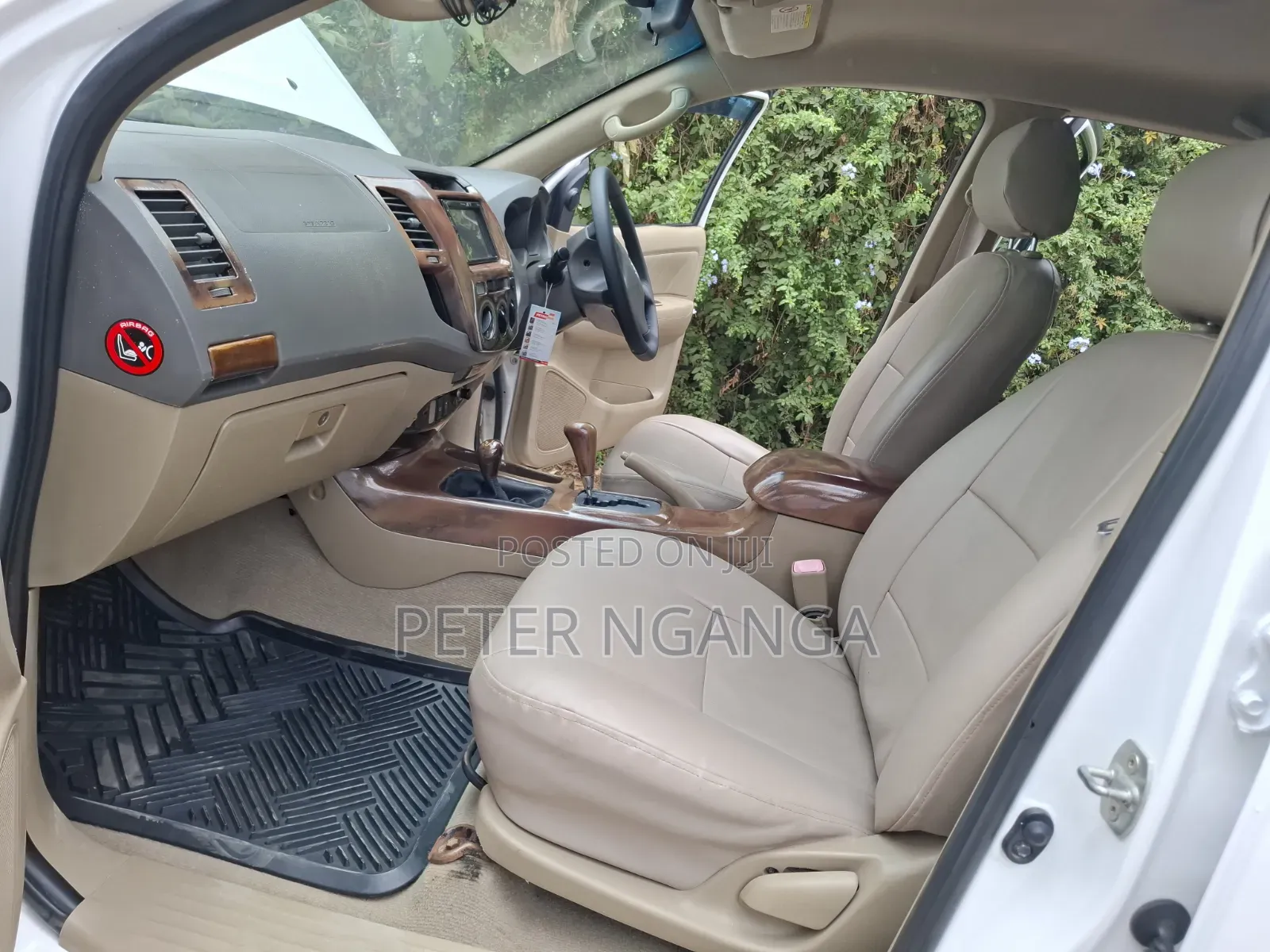 Toyota Hilux 2011 White