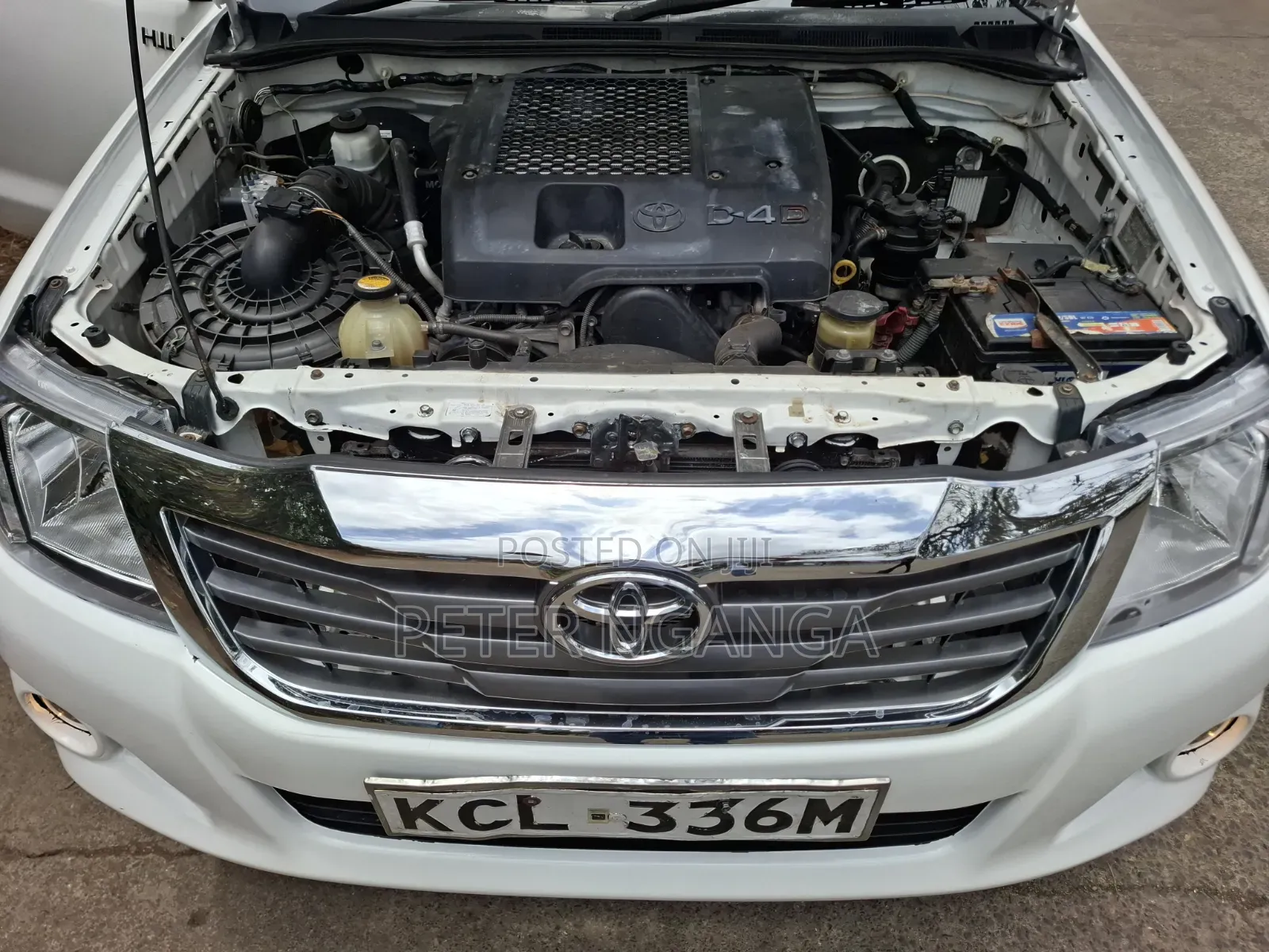 Toyota Hilux 2011 White