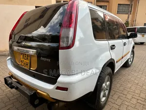 Nissan X-Trail 2000 White