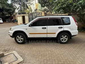 Nissan X-Trail 2000 White