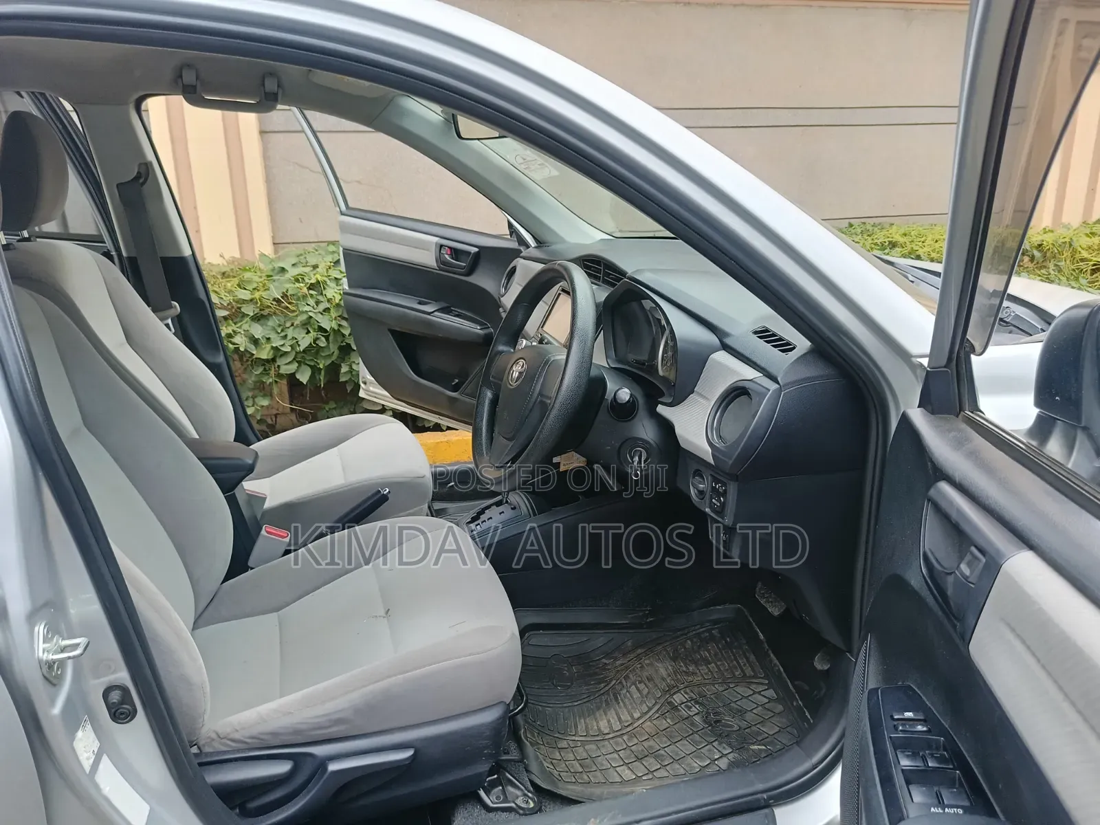 Toyota Axio 2014 Silver