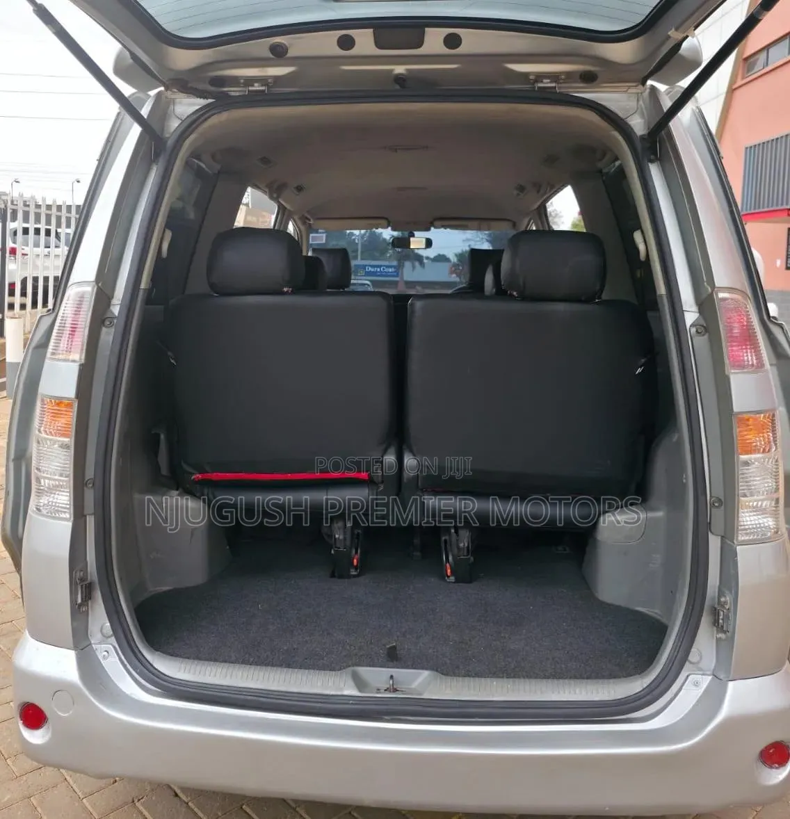 Toyota Voxy 2006 Silver