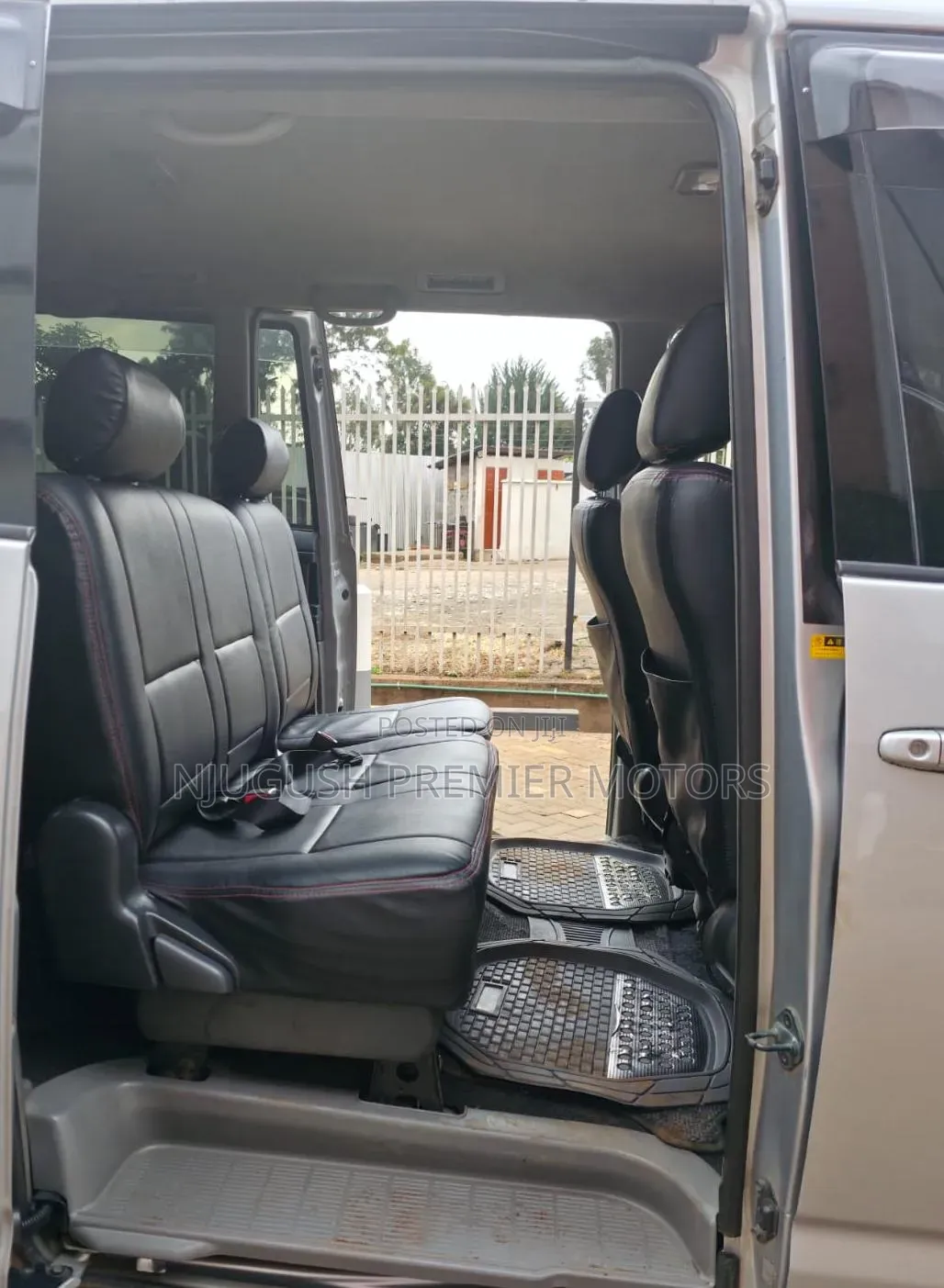Toyota Voxy 2006 Silver