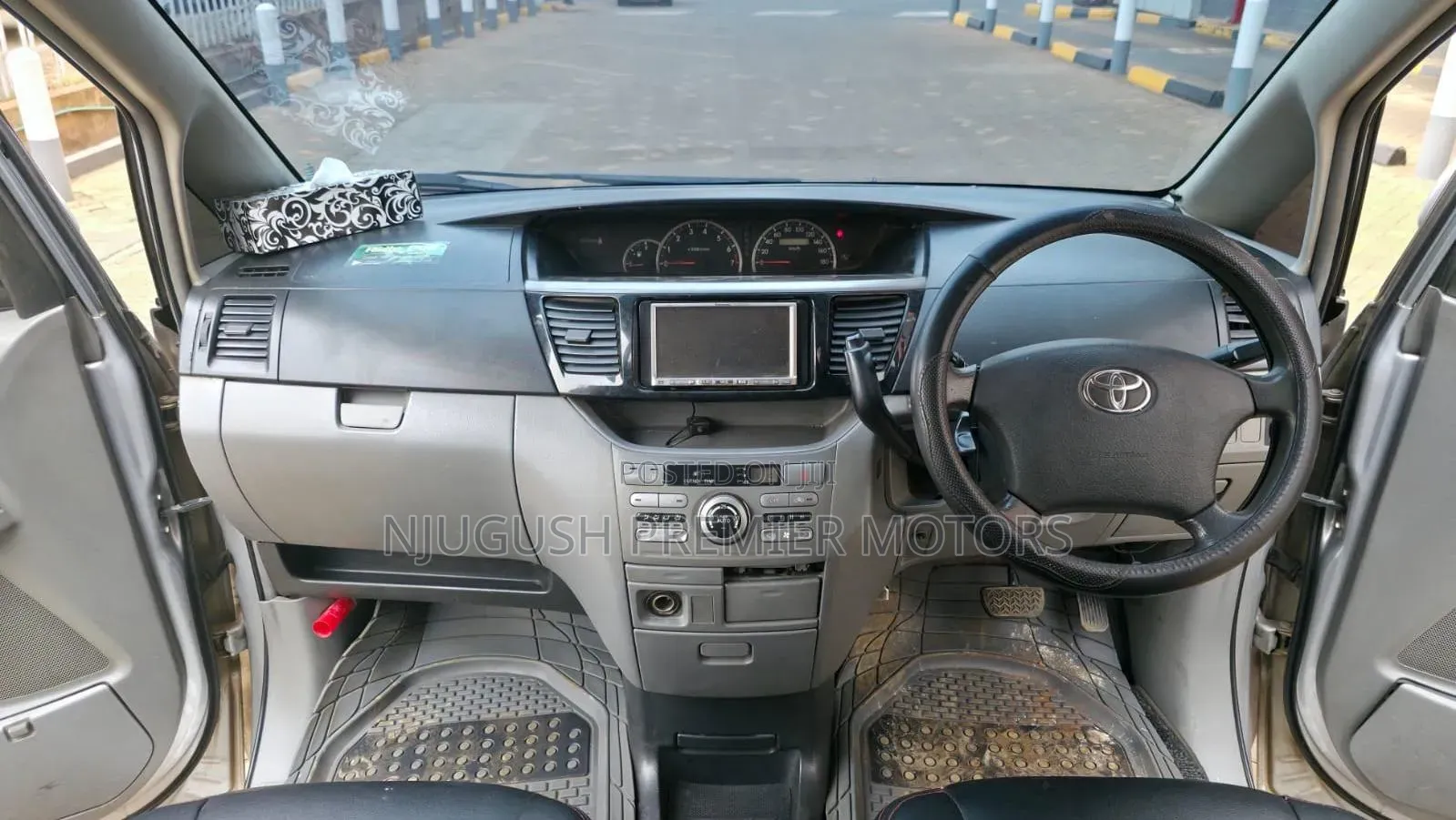 Toyota Voxy 2006 Silver