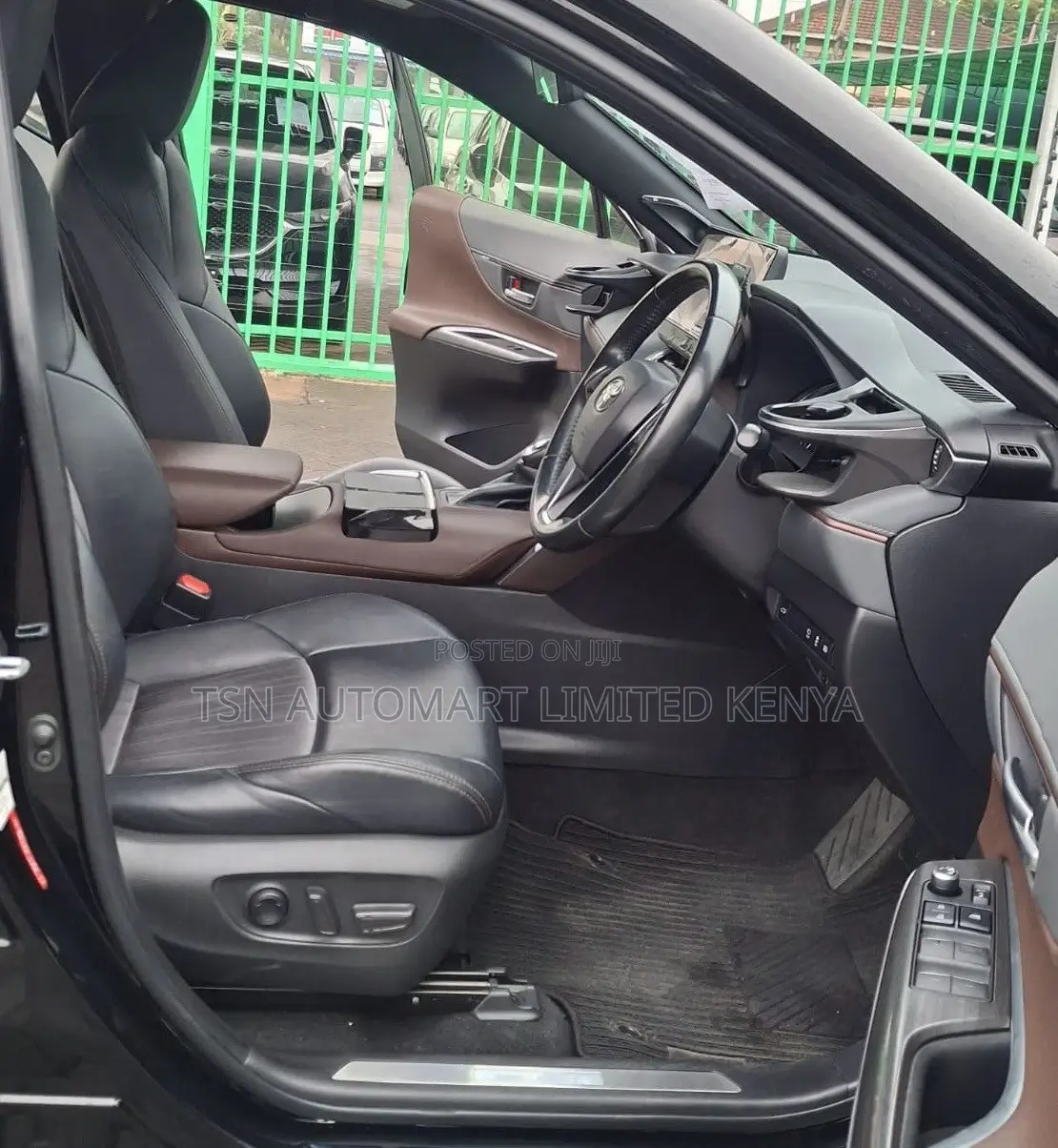 Toyota Harrier 2.0 2020 Black