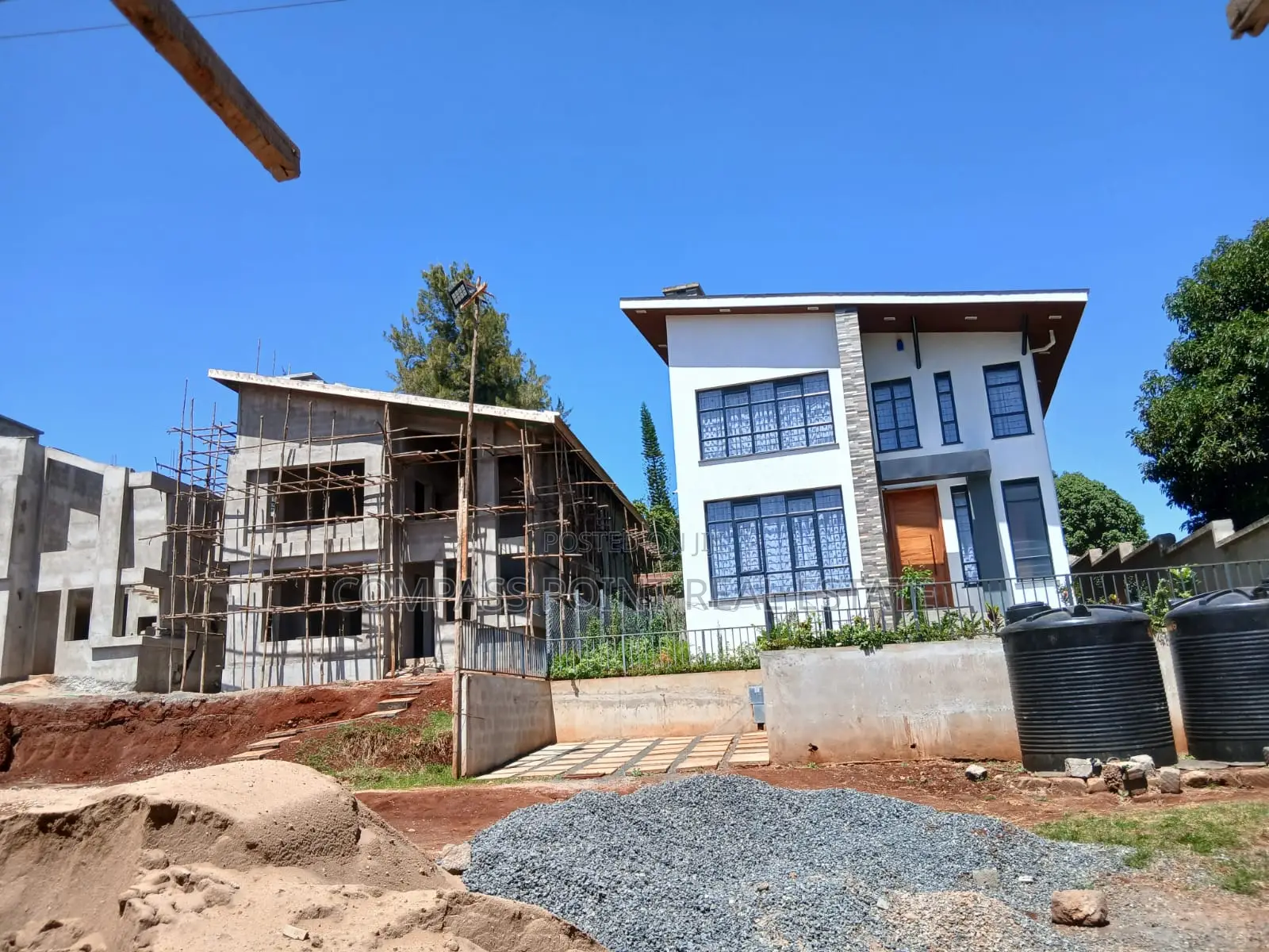 4bdrm Townhouse/Terrace in Cascading Ridge, Dagoretti Corner for sale