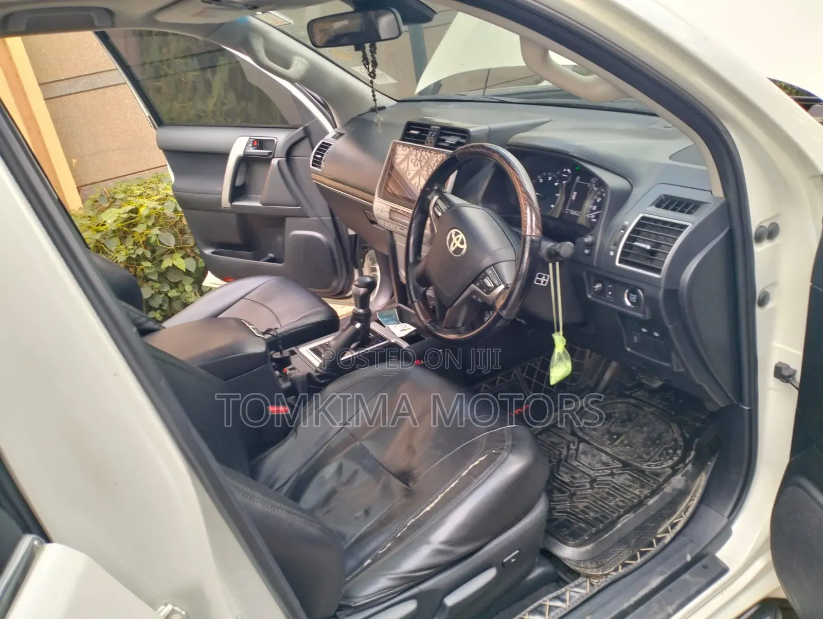 Toyota Land Cruiser Prado 2018 White