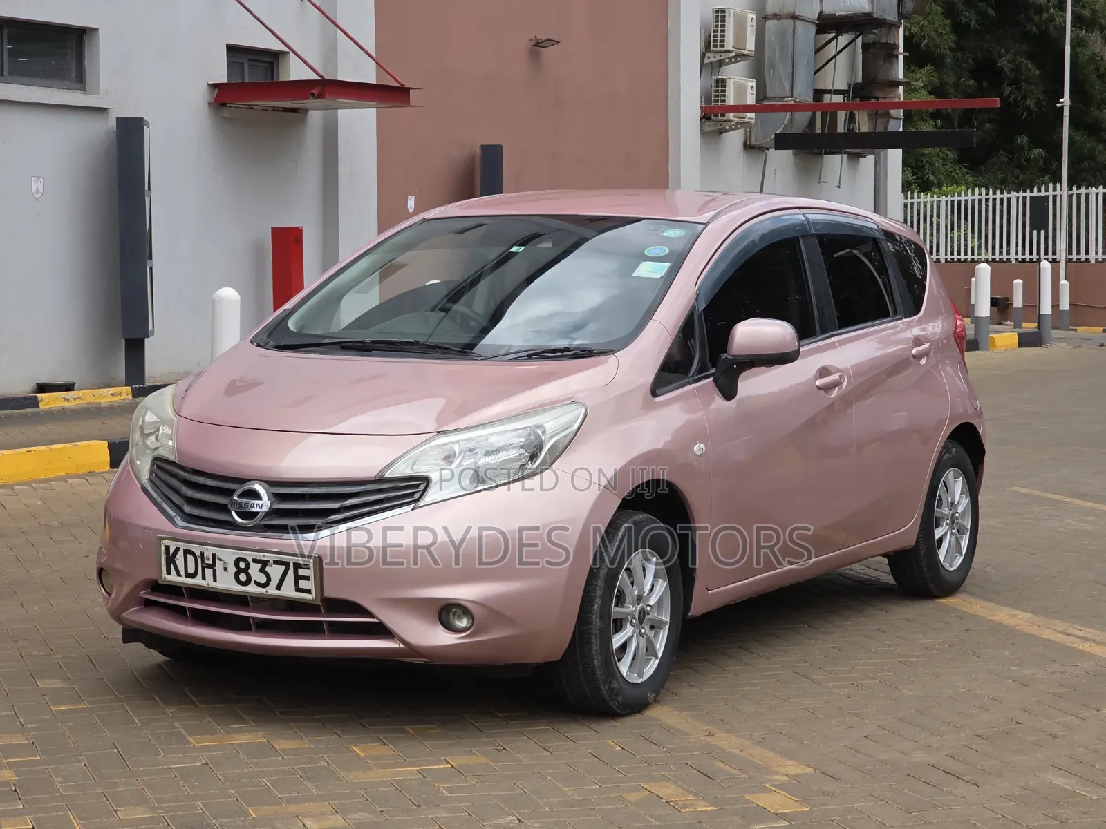 Nissan Note 2015 Pink