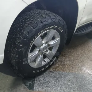 Toyota Land Cruiser Prado 2016 White