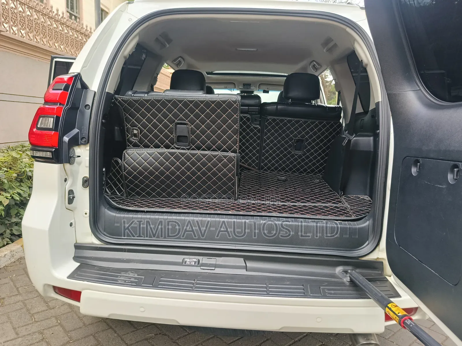Toyota Land Cruiser Prado 2.8 2017 White