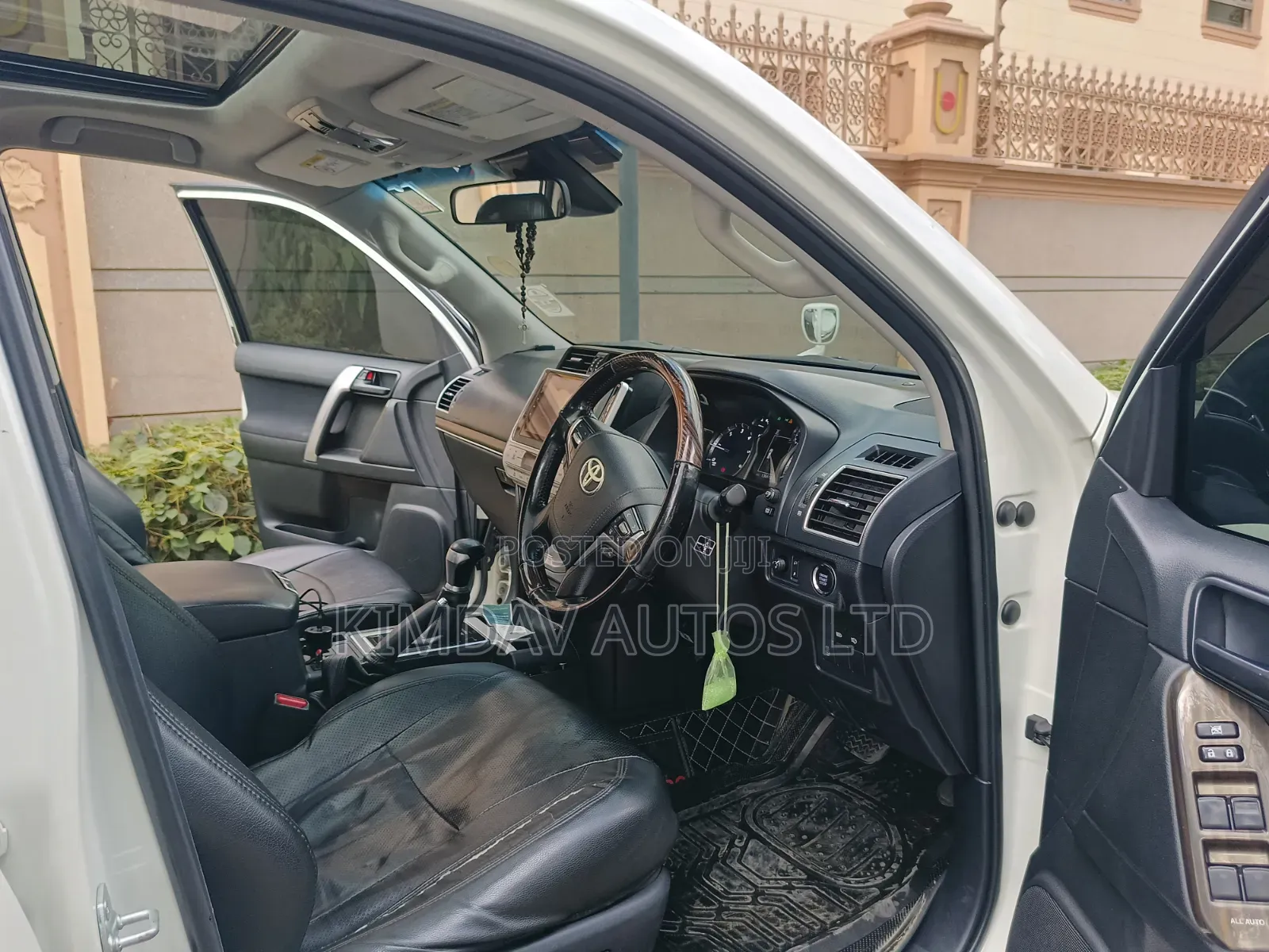 Toyota Land Cruiser Prado 2.8 2017 White
