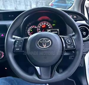 Toyota Vitz 1.3 FWD 5dr 2019 White
