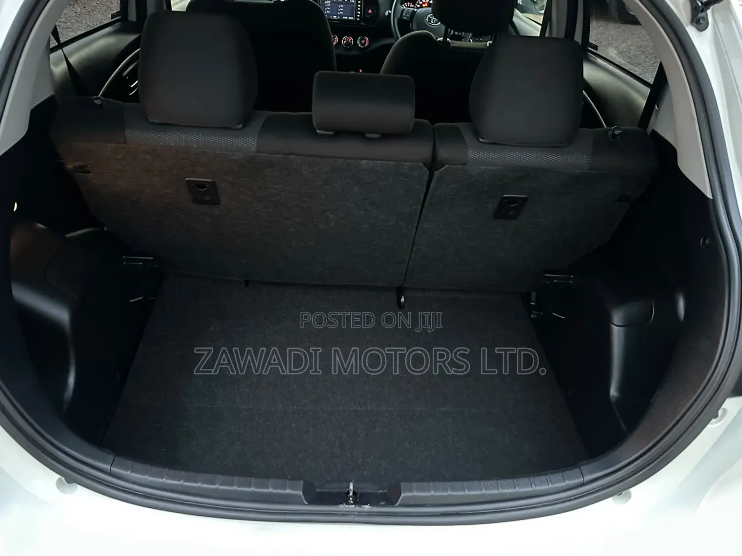 Toyota Vitz 1.3 FWD 5dr 2019 White