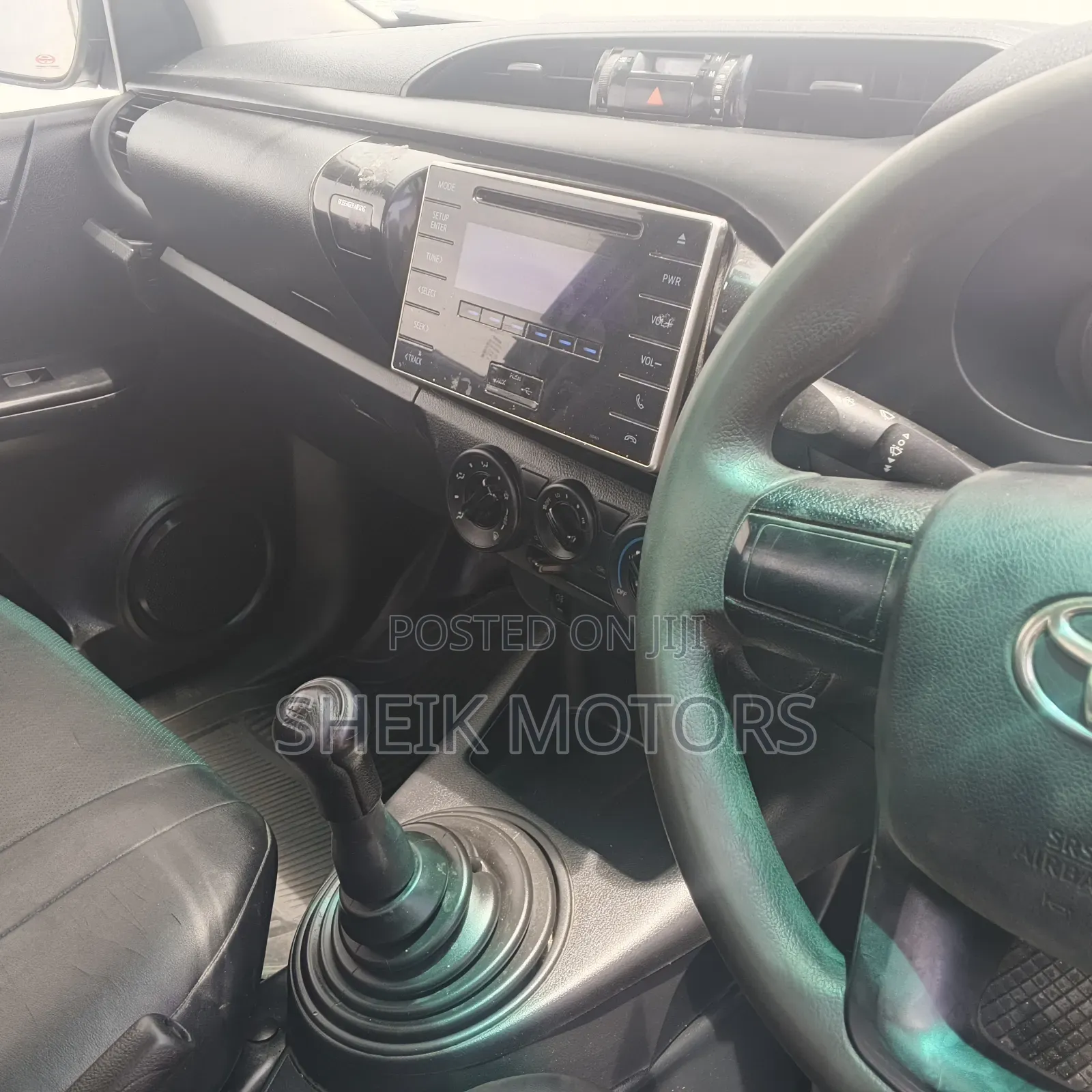 Toyota Hilux 2019 Silver