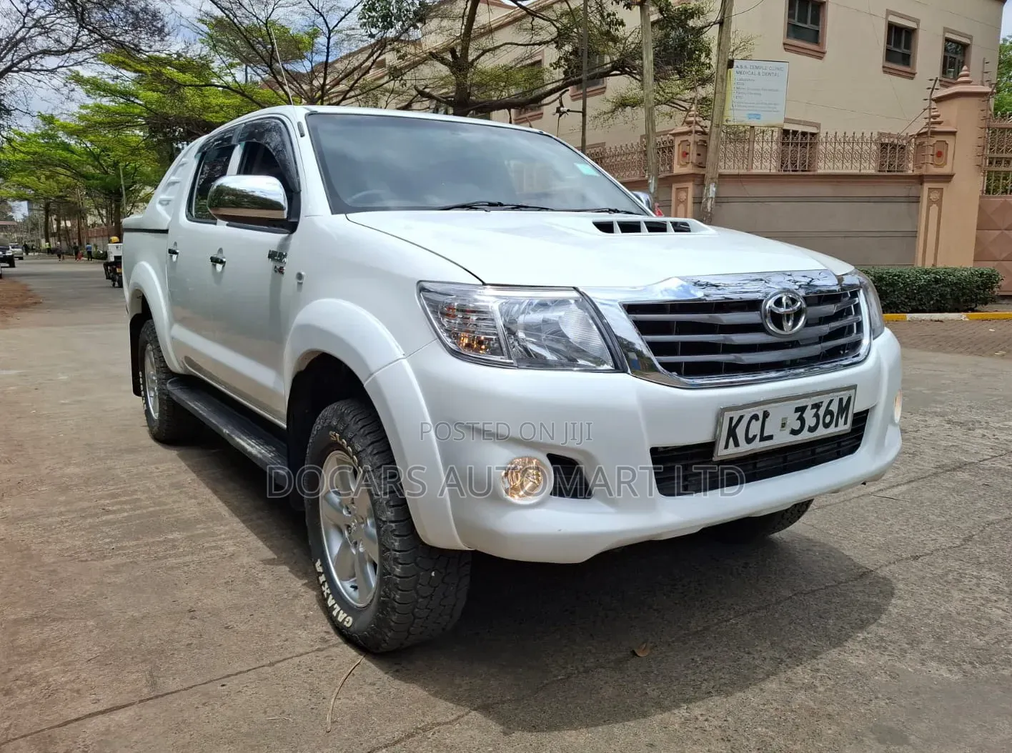 Toyota Hilux 2011 White