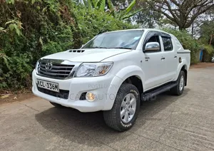 Toyota Hilux 2011 White
