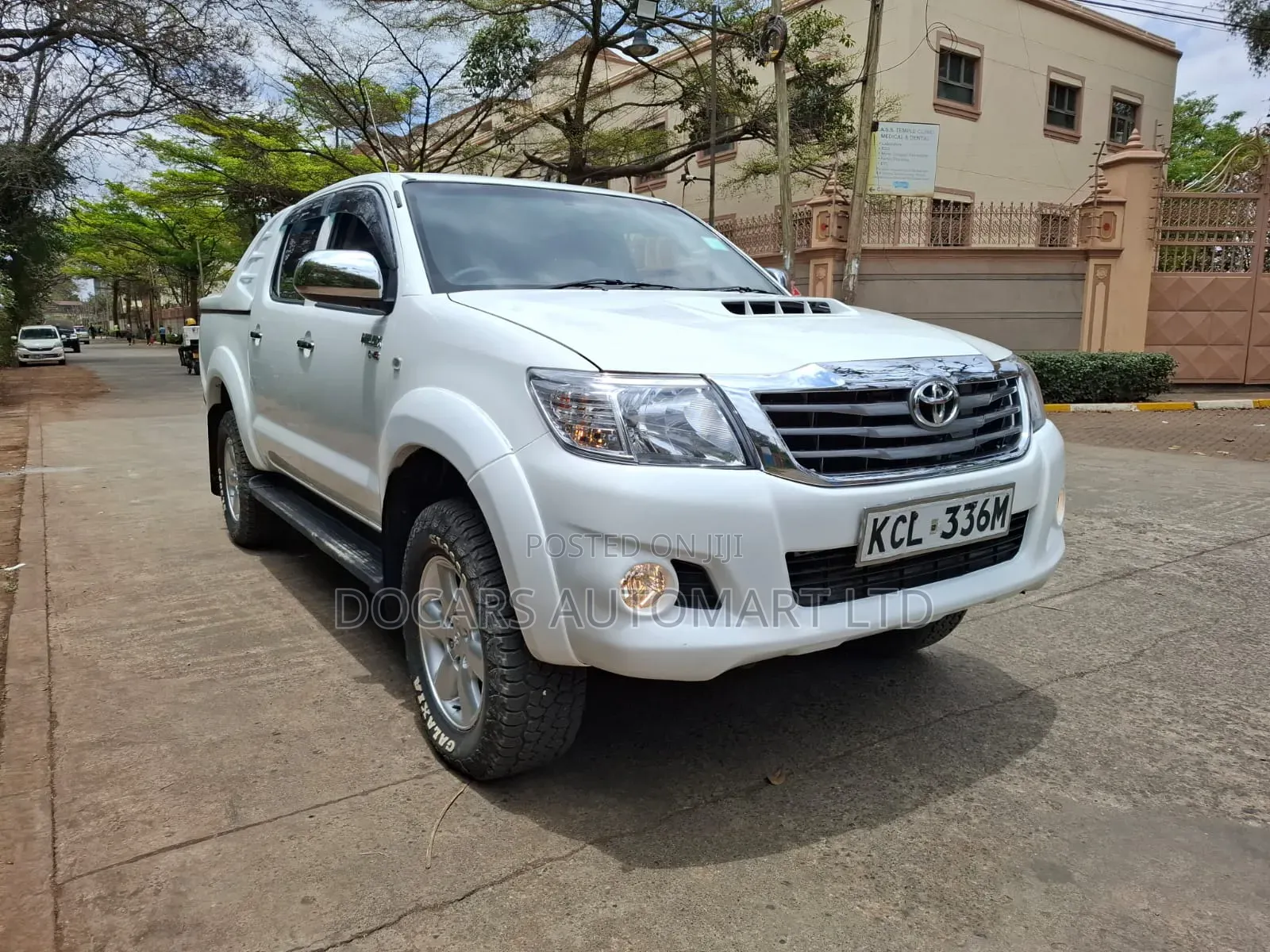 Toyota Hilux 2011 White