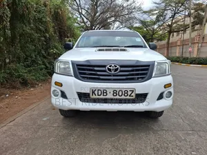 Toyota Hilux 2014 White