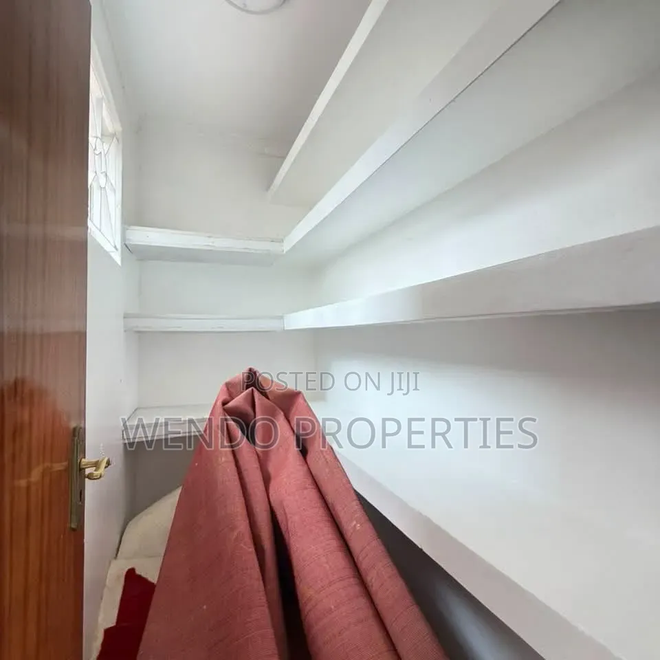 4bdrm Townhouse / Terrace in Muthangari for rent