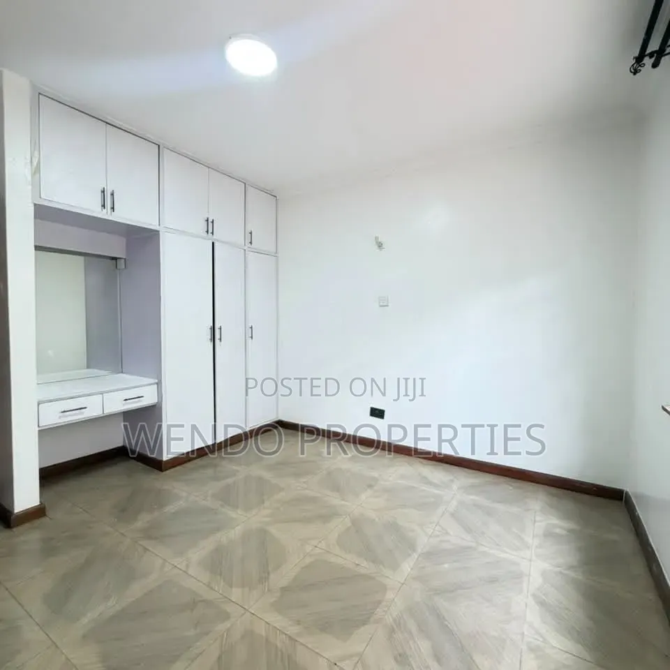 4bdrm Townhouse / Terrace in Muthangari for rent