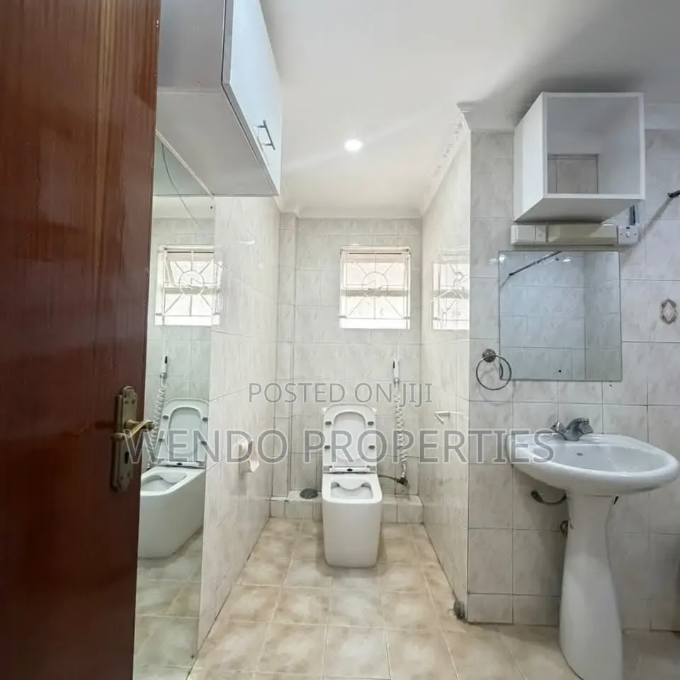 4bdrm Townhouse / Terrace in Muthangari for rent