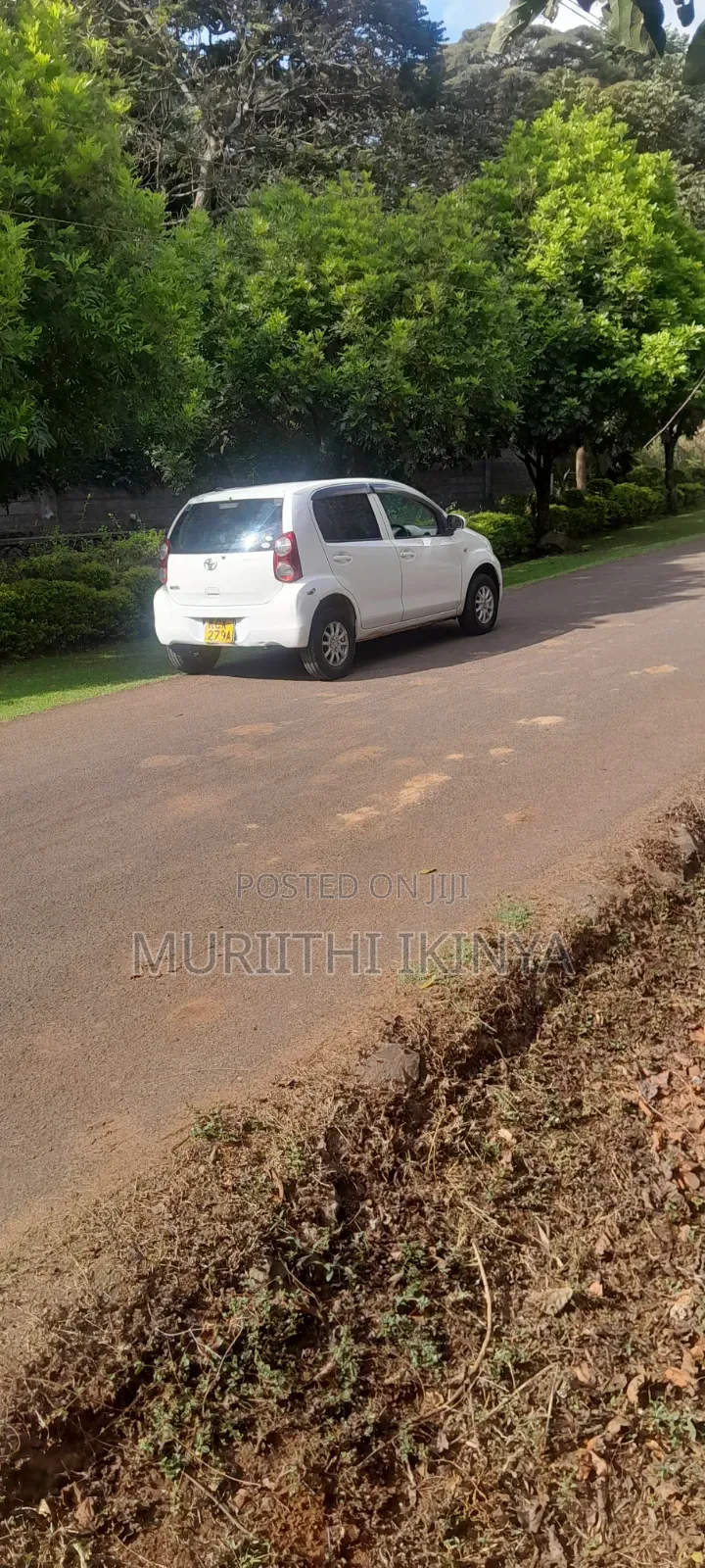 Toyota Passo 2012 White