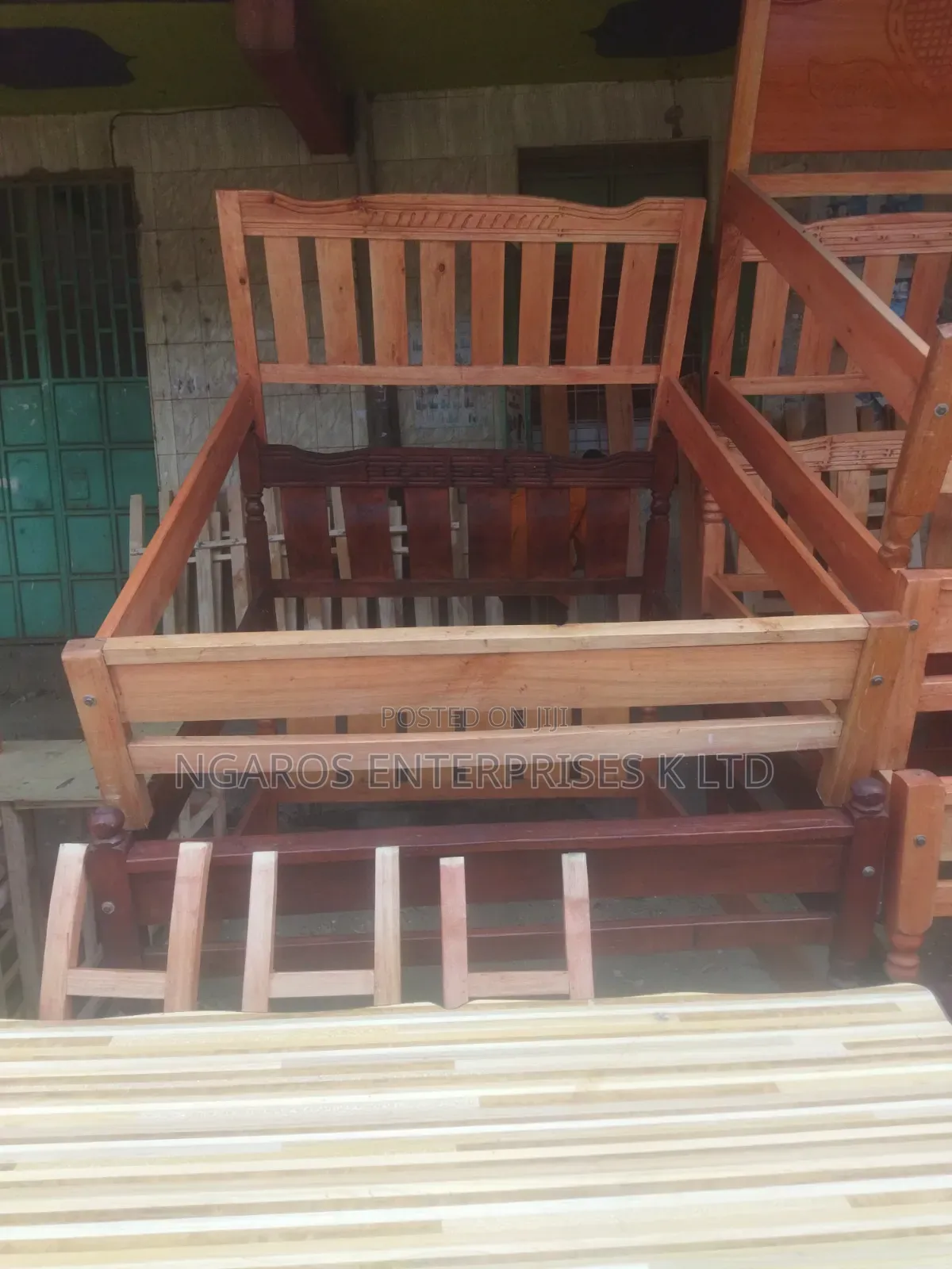5/6 Bed Made of Hardwood