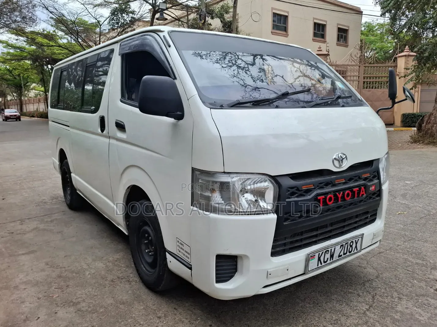 Toyota HiAce 2012 White