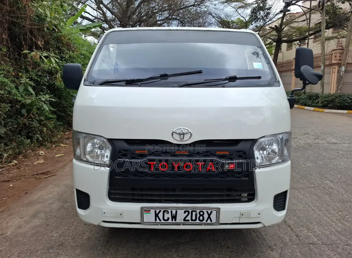 Toyota HiAce 2012 White