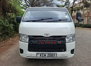 Toyota HiAce 2012 White