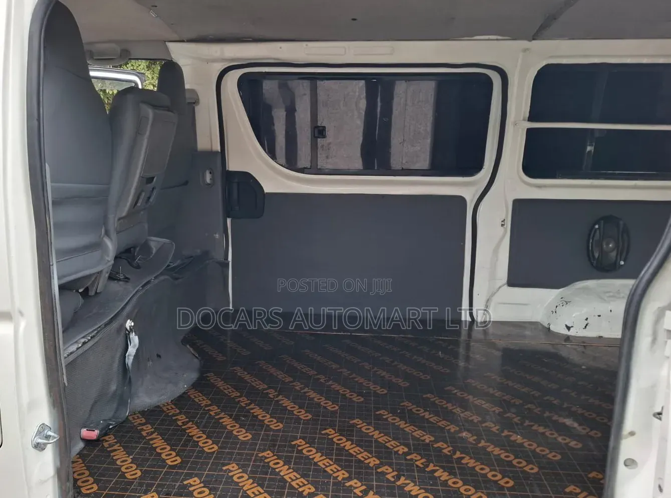 Toyota HiAce 2012 White