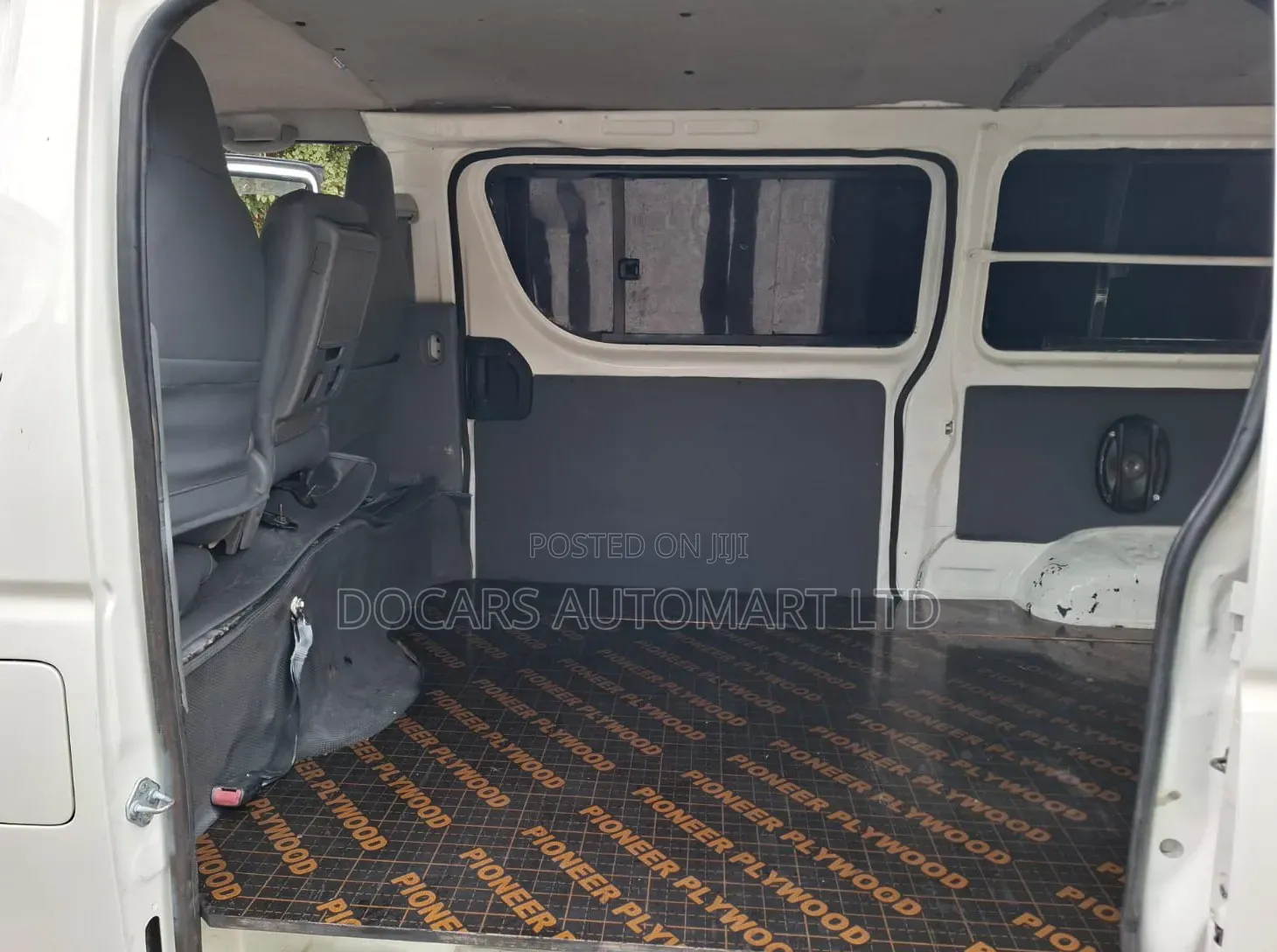 Toyota HiAce 2012 White