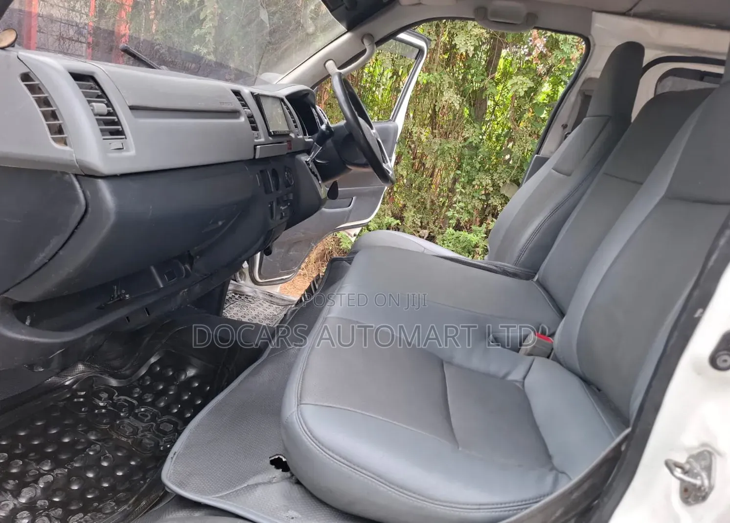 Toyota HiAce 2012 White