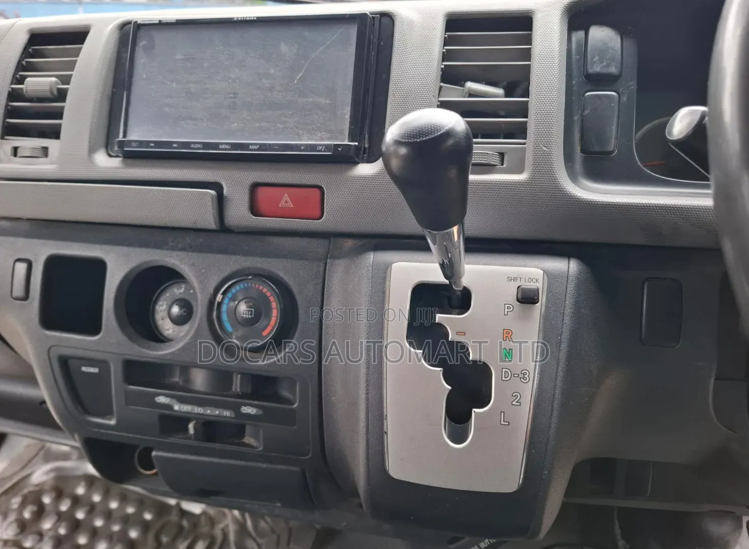 Toyota HiAce 2012 White