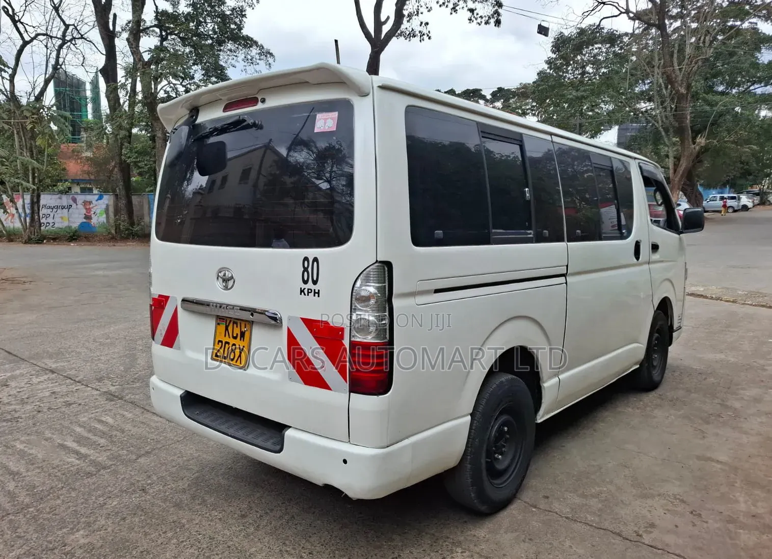 Toyota HiAce 2012 White