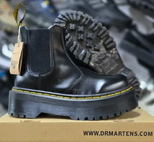 Dr. Martens 2976 Quad Chelsea Boots