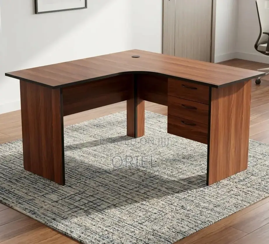 Modern 140cm Corner Desk Kenya – Compact L-Shaped Office Workstation