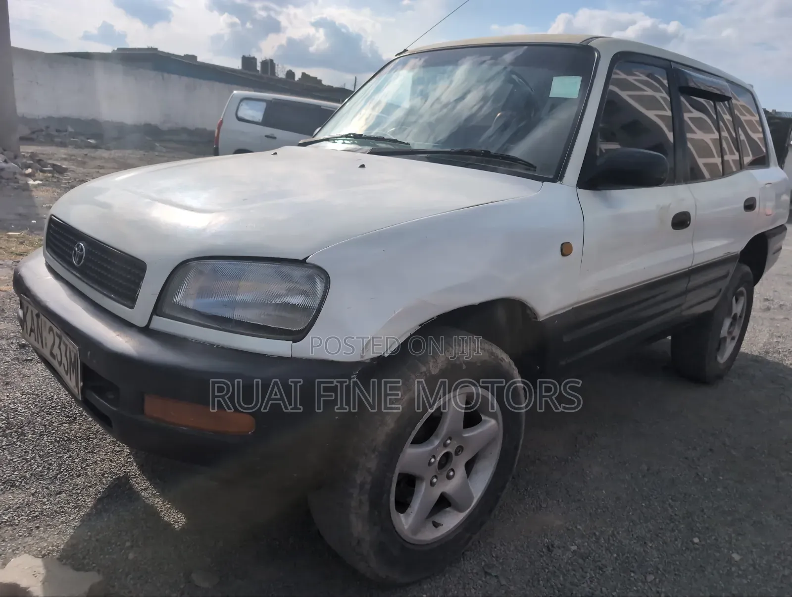 Toyota RAV4 1997 White