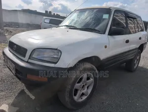 Toyota RAV4 1997 White