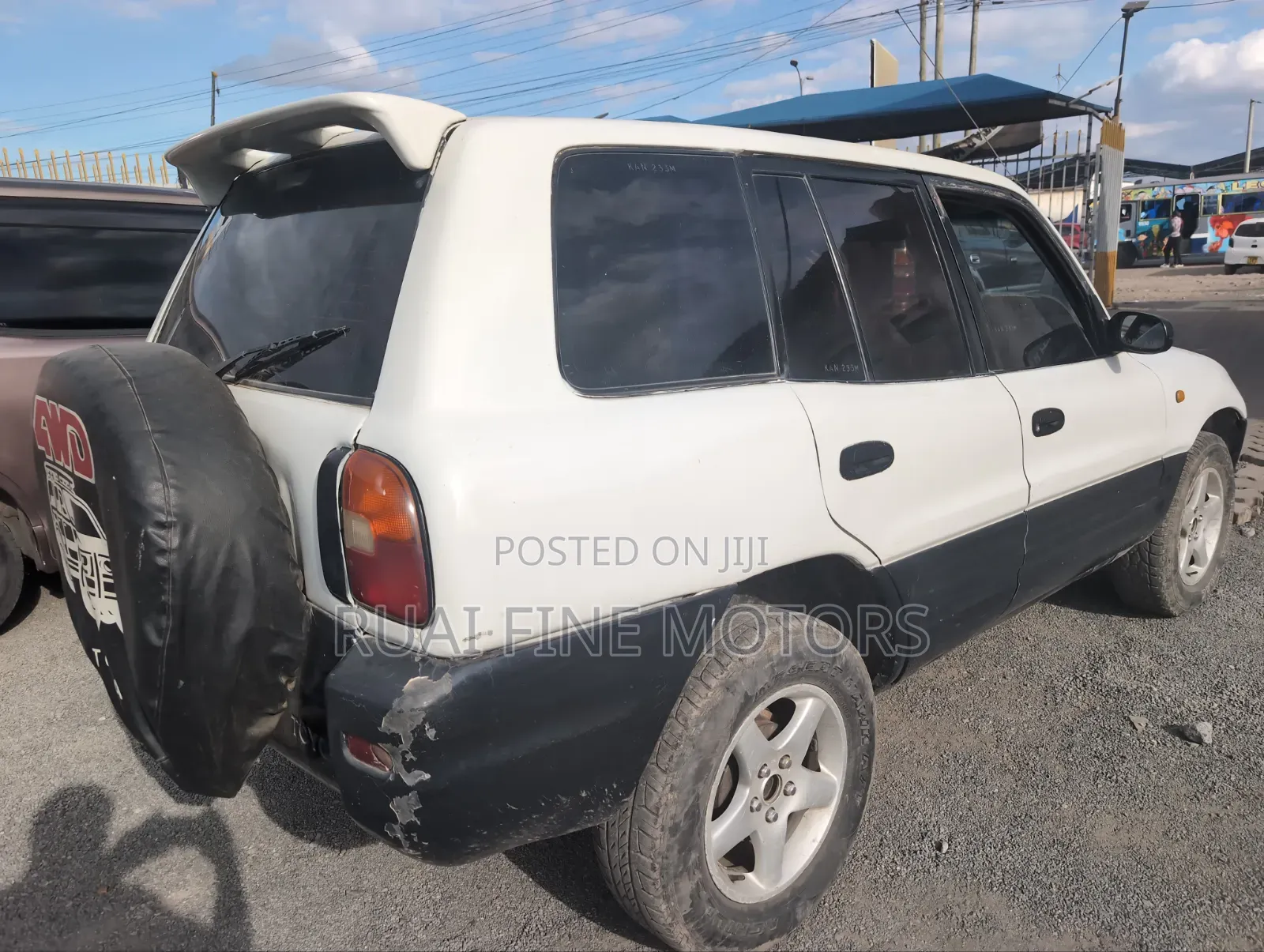 Toyota RAV4 1997 White