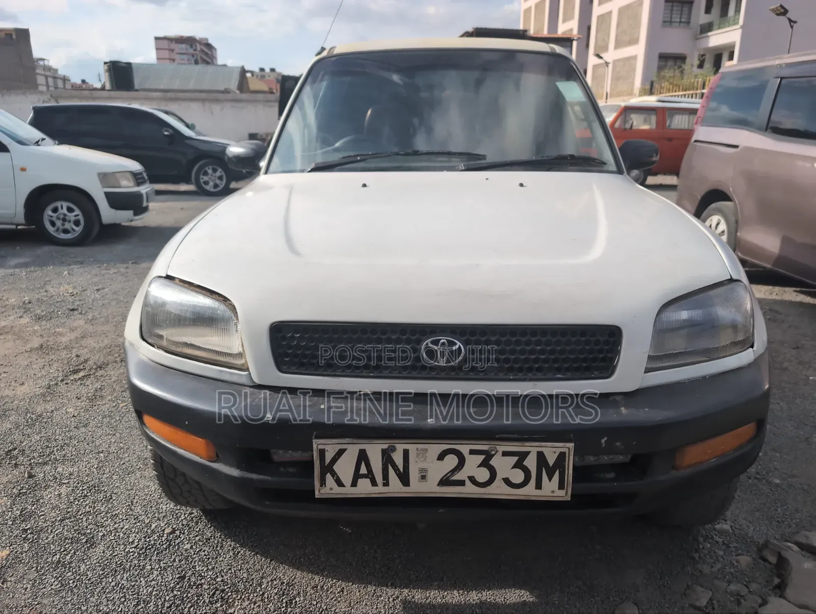 Toyota RAV4 1997 White
