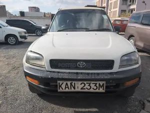 Toyota RAV4 1997 White